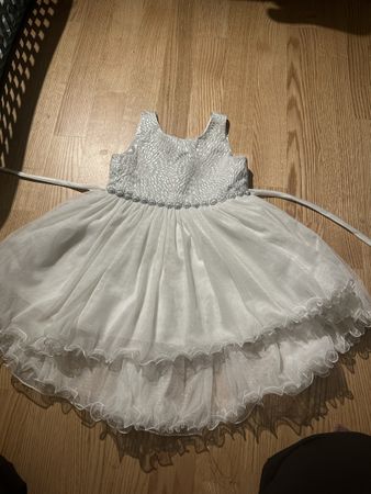 Festkleid  weiss 2-3 Jahre alt