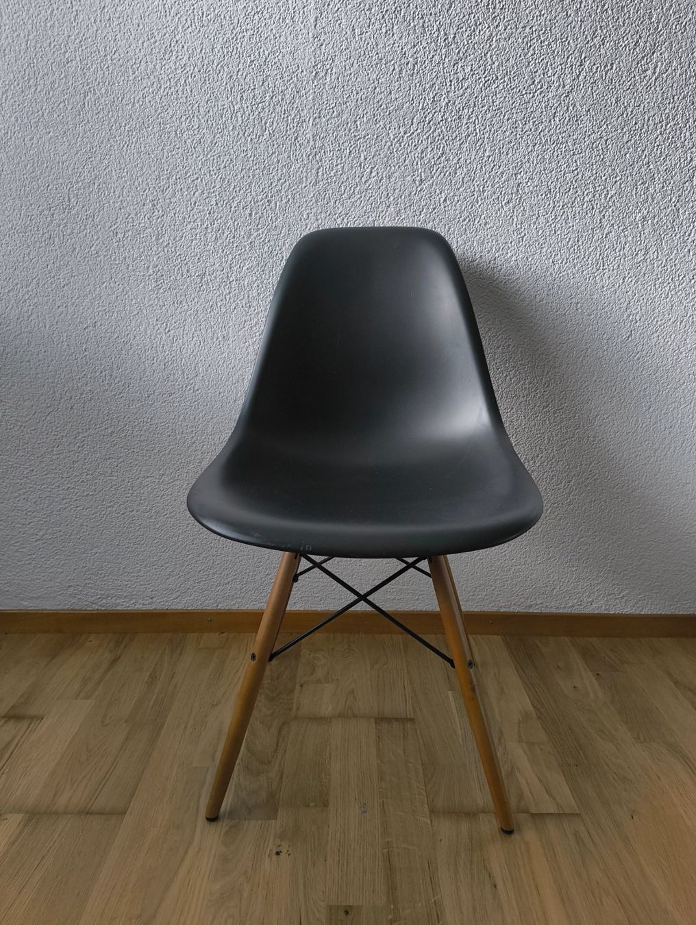 Vitra Sedie: Vitra Eames Stuhl Original DSW schwarz – Usato da Bäch SZ venduto da zapzarap 1