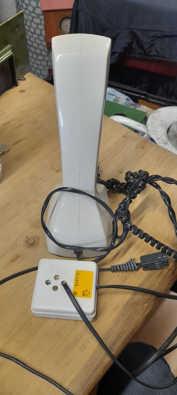 Ericsson Telefoni: Ericofon Cobra Design Telefon, Tischtelefon, Vintage! – Usato da Nesslau venduto da Pina 1
