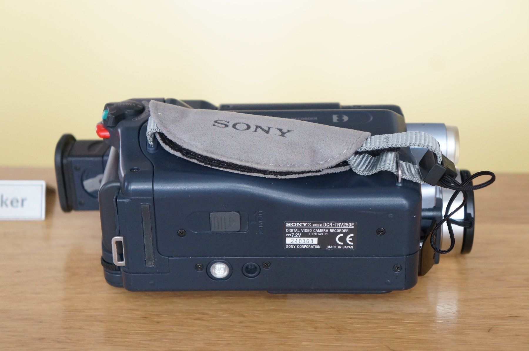 Sony Videocamere: Sony TRV250E ... Digital8 Camcorder ... funktioniert – Usato da St.Gallen venduto da My_tinker 8