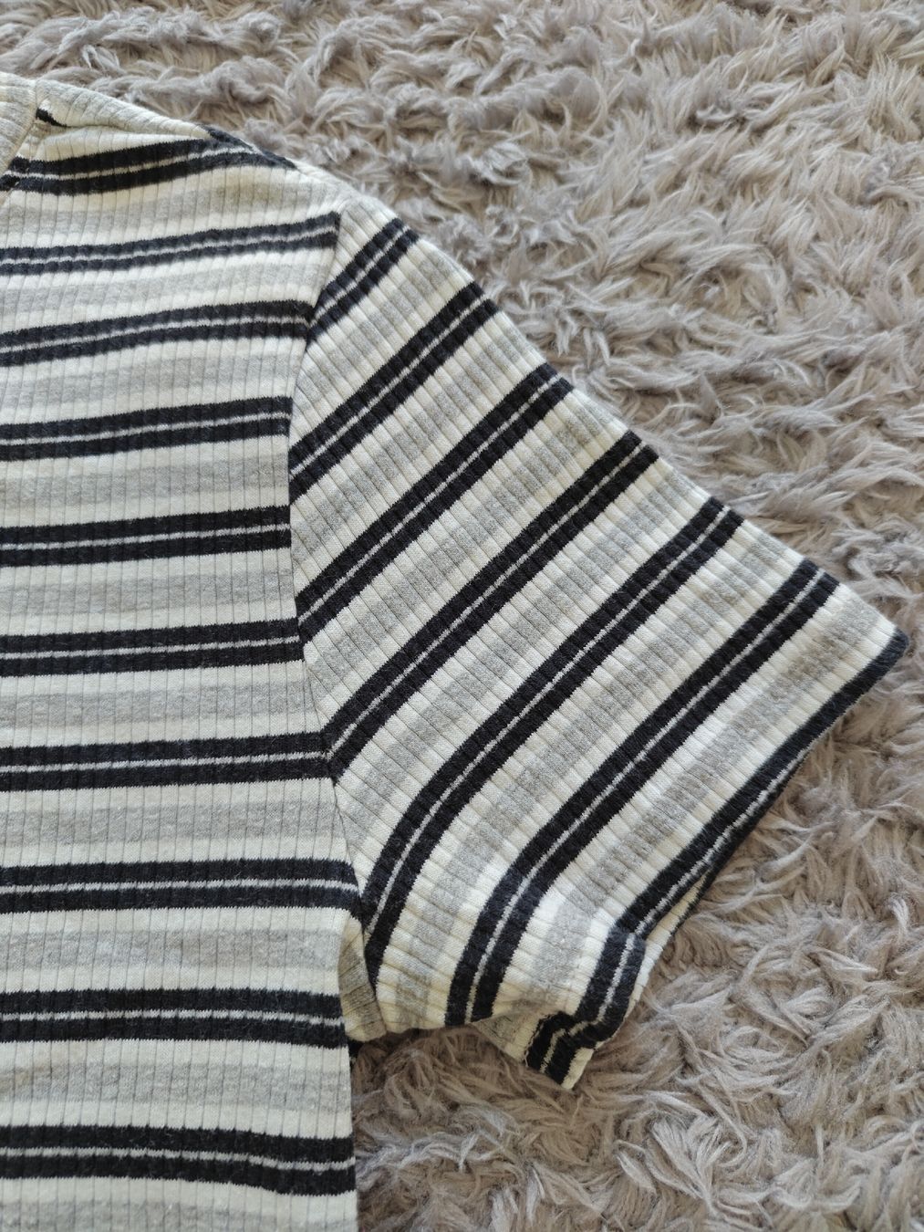 H&M T-shirt: T Shirt / Top – Usato da Pieterlen venduto da Saemelili 2