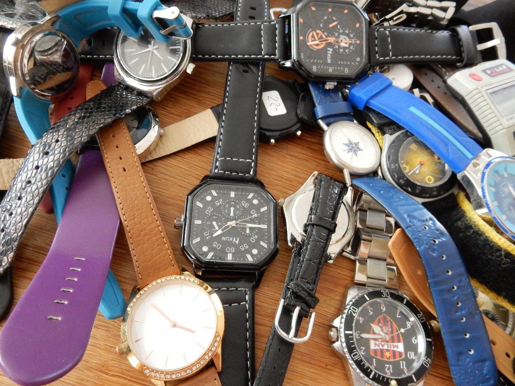 Orologi: 40 Uhren Unisex Top – Usato da Balsthal venduto da Subaru11 2