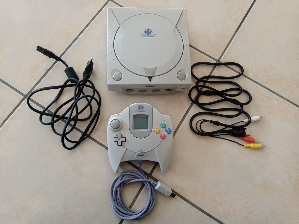 CONSOLE SEULE SEGA DREAMCAST PAL NON JAUNIE BON ÉTAT FONCTIONNELLE WORKS FINE! e