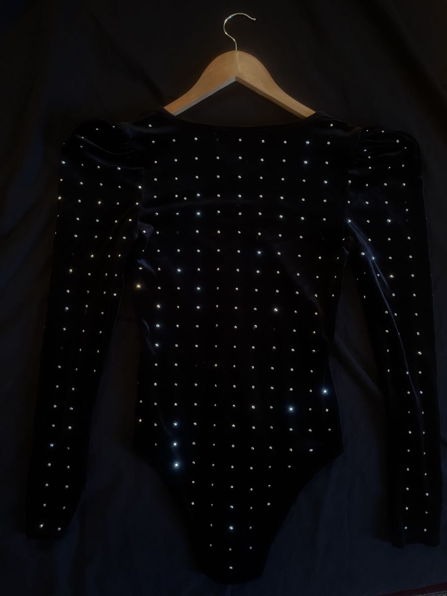 Top: Samt Body mit Glitzersteinen – Usato da Münchenbuchsee venduto da Luna171 2