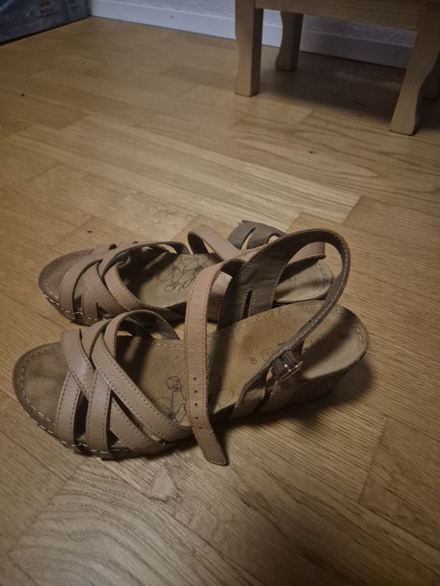 Scarpe da donna: Sandalen aus Leder – Nuovo (secondo la descrizione) da Teufen AR venduto da evi_77q5 1