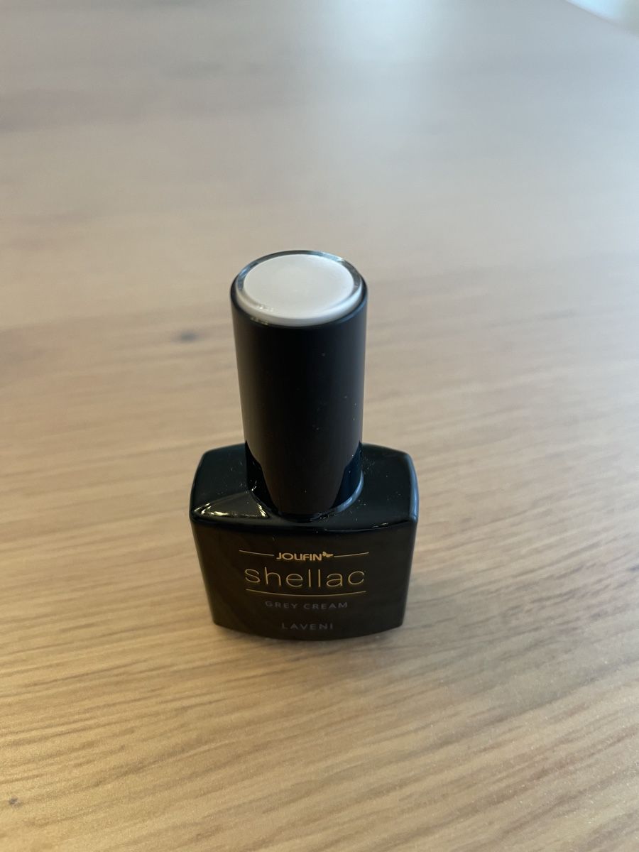Smalto per unghie: Jolifin Laveni Shellac – Usato da Jonschwil venduto da sab_5gmn