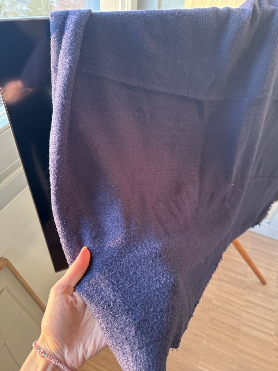 Foulards, Tücher & Schals: Navy Blue Cotton Scarf with Fringes – Gebraucht aus zug von Inaar 1