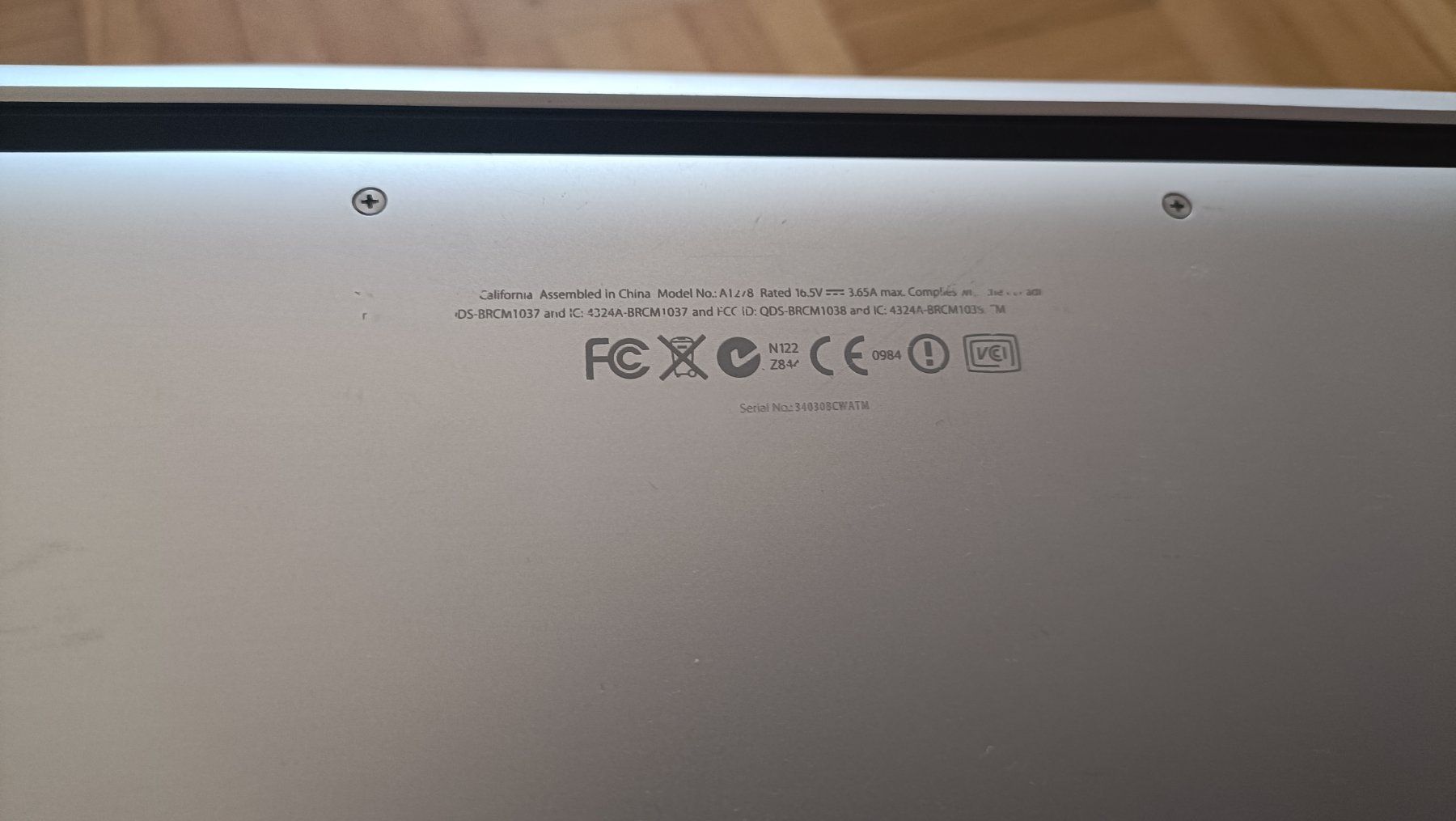 Apple Portables: Apple MacBook Pro, defekt, mit Ladegerät – Défectueux à Zürich par Ursli33 3