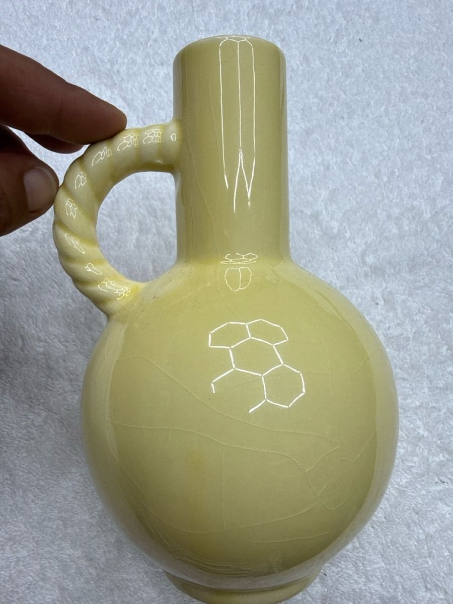 Vase & Récipients: Vase jaune ceramique  bon état – D'occasion à Chenens par anasantos90 1