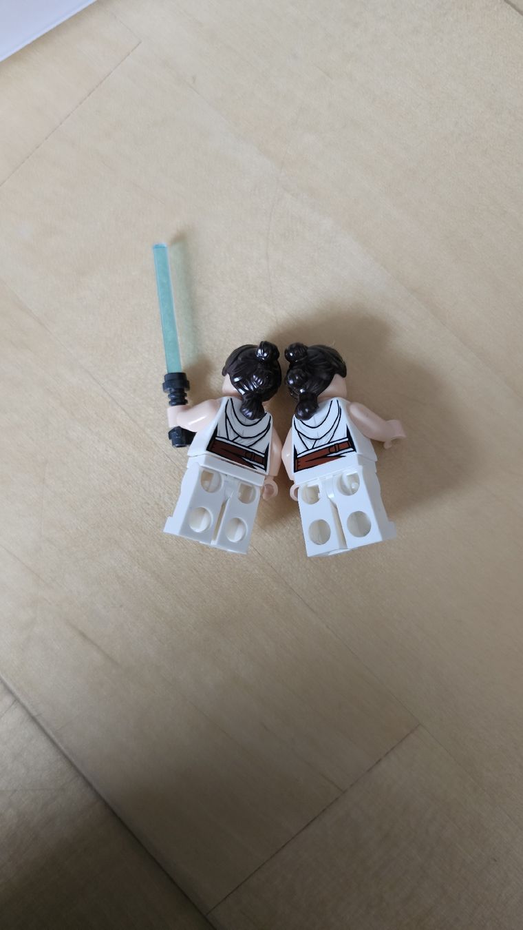 Lego Kit di costruzioni: Lego Star Wars Rey mit Robe – Usato da Hinwil venduto da Manife 1