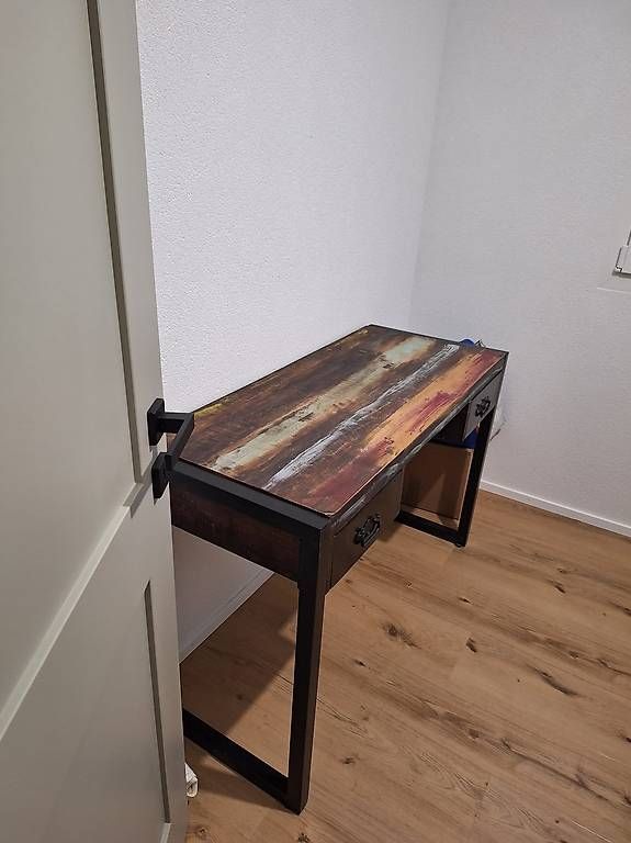 Scrivanie: Bureau de qualité et style décalé – Usato da Vuadens venduto da miguelic92 3