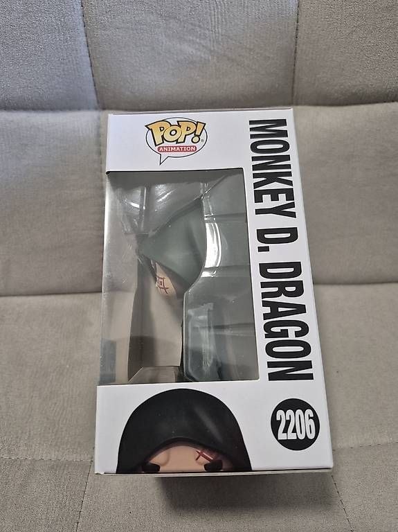 Statuette: Monkey D. Dragon nr. 2206 - Funko Pop - One Piece – Usato da Claro venduto da per_8jj8 1