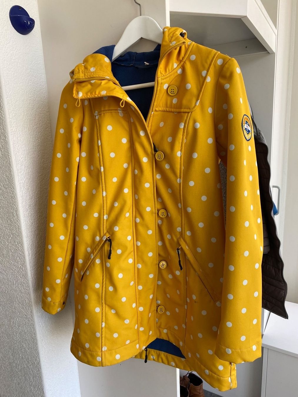 Blutsgeschwister Cappotti: Softshell--Mantel Blutsgeschwister – Usato da balsthal venduto da Fabia77