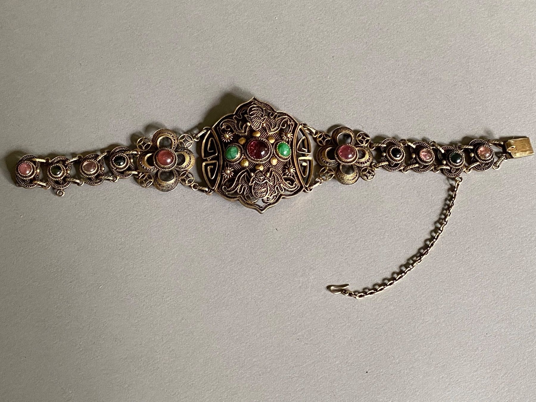Armbänder & -reifen: CHINA / EDELSTEIN-ARMBAND – Gebraucht aus Basel von shorthills_2013 1