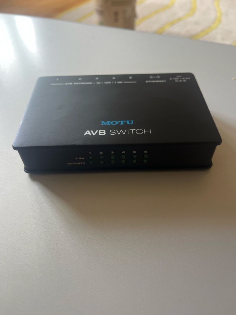 Studioequipment: Motu AVB Switch – Gebraucht aus Bern von MelMercury