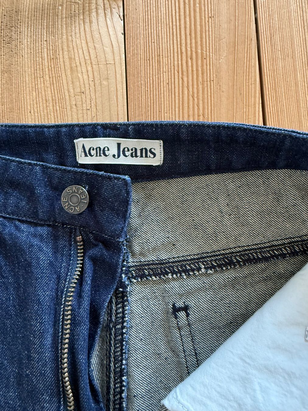 Acne Studios Pantaloni: Acne Indigo Bermudashorts,  Vintage – Usato da Luzern venduto da Mamutpe 3