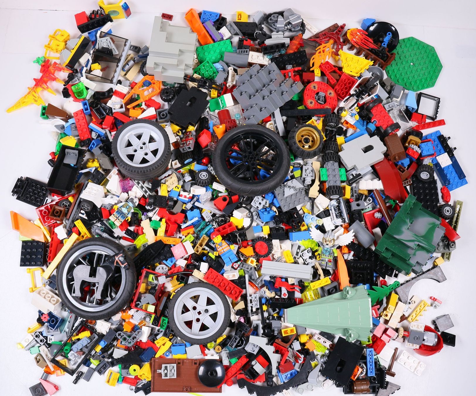 Lego Baukästen: 1.5 kg. Legoteile mit Minifiguren – Gebraucht aus Hettlingen von Scholi99