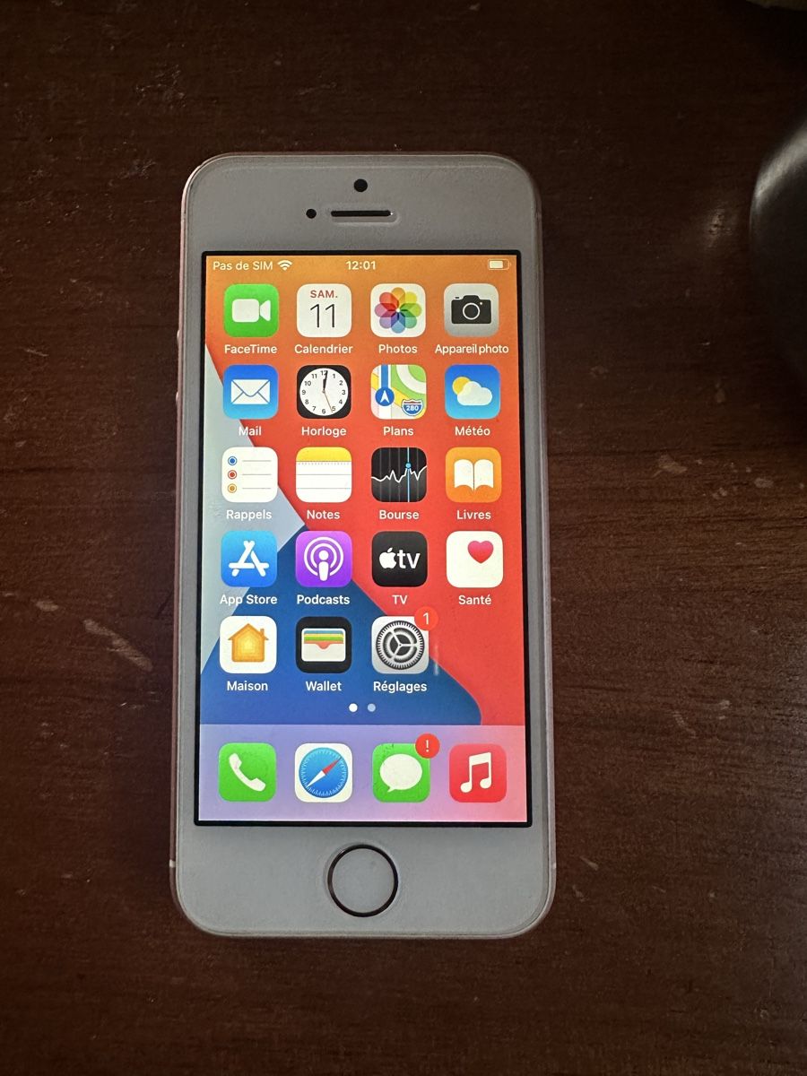 Apple Portables: iPhone 5 SE – D'occasion à Vevey par founy 1