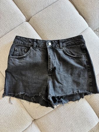 Short en jeans noir taille M