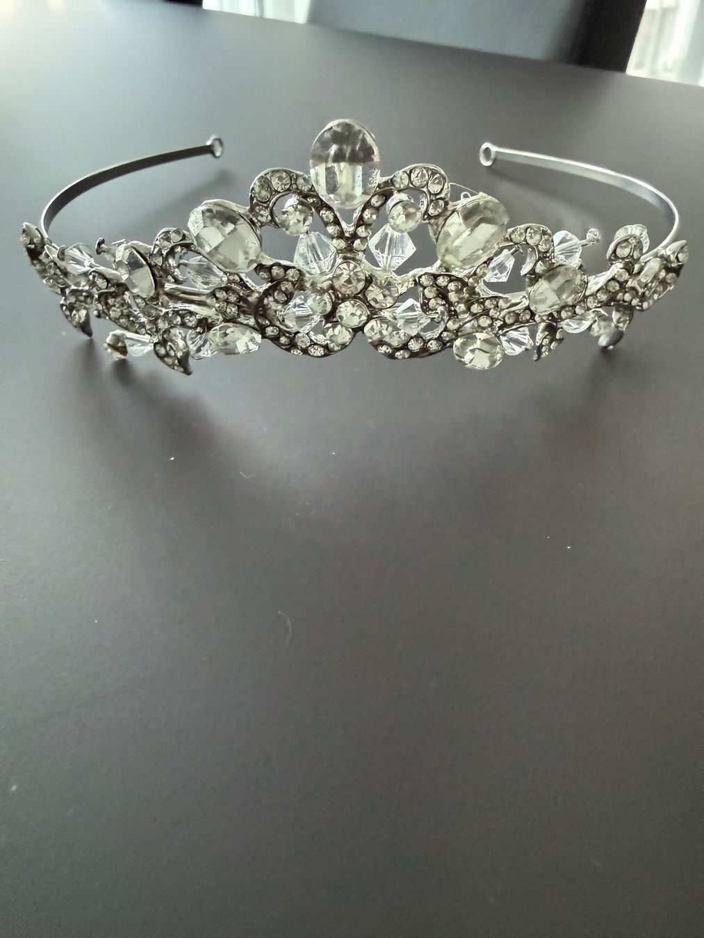 Accessori per capelli: neuwertiges Diadem – Nuovo (secondo la descrizione) da Liestal venduto da Sun777