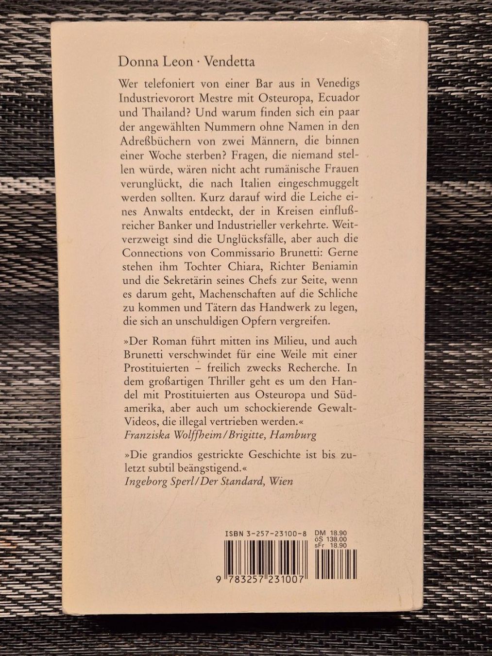 Libri: Donna Leon: "Vendetta" – Usato da Rüttenen venduto da Mushorn 1