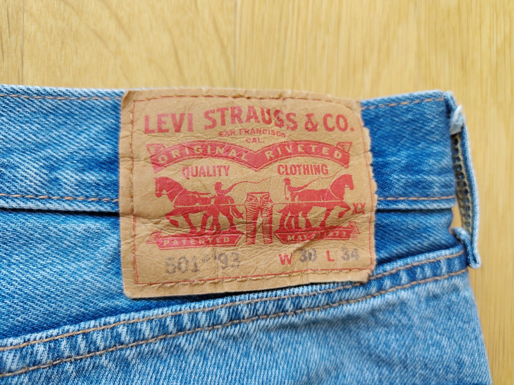 Levi's Jeans: Destroyed Levis W30 L34 – Usato da Basel venduto da AufeinenBlick 9