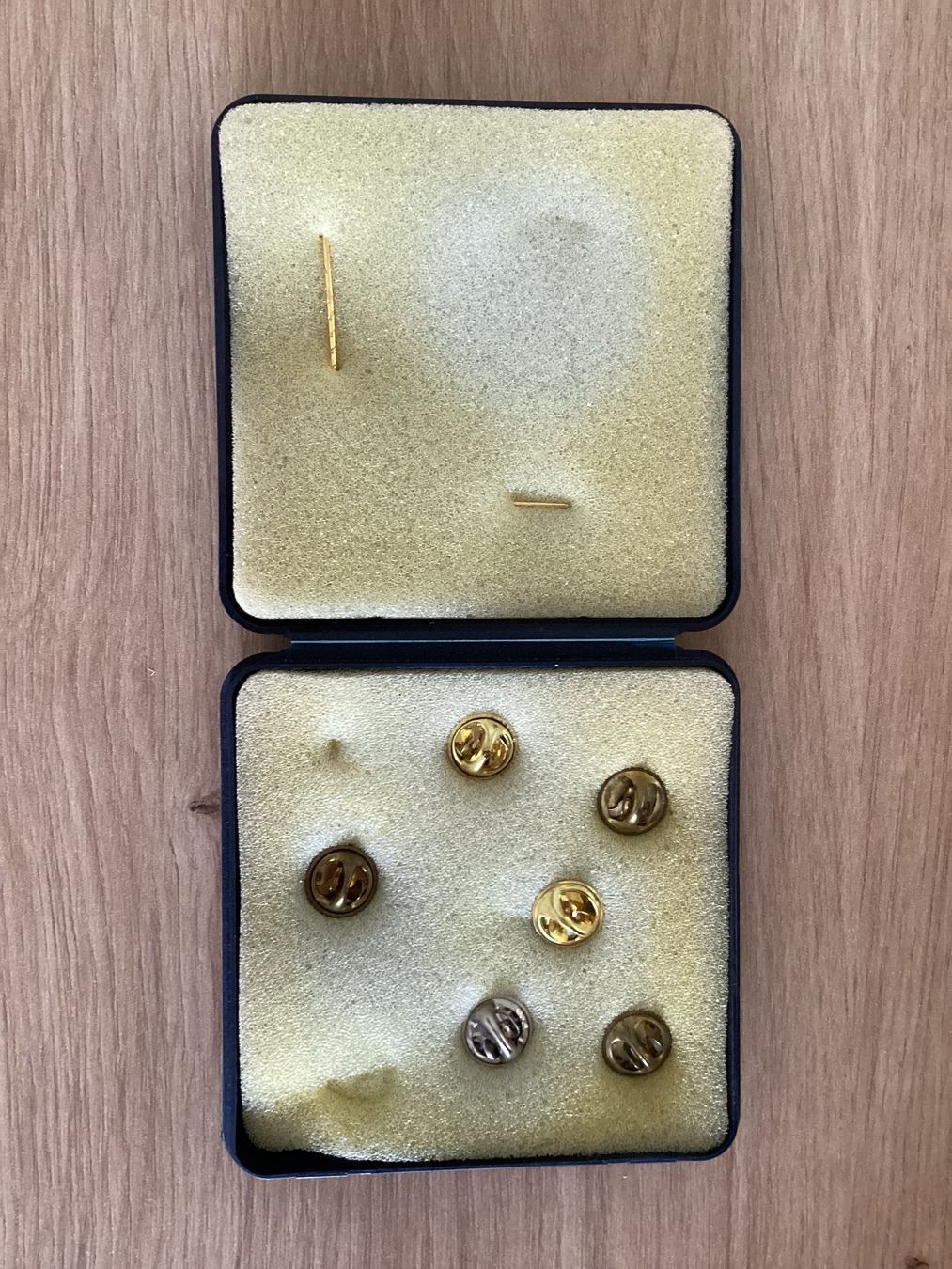 Placchette & Badge: Diverse Pins und Stecknadel, 11 tlg. – Usato da Bad Zurzach venduto da Hibiskus78 1