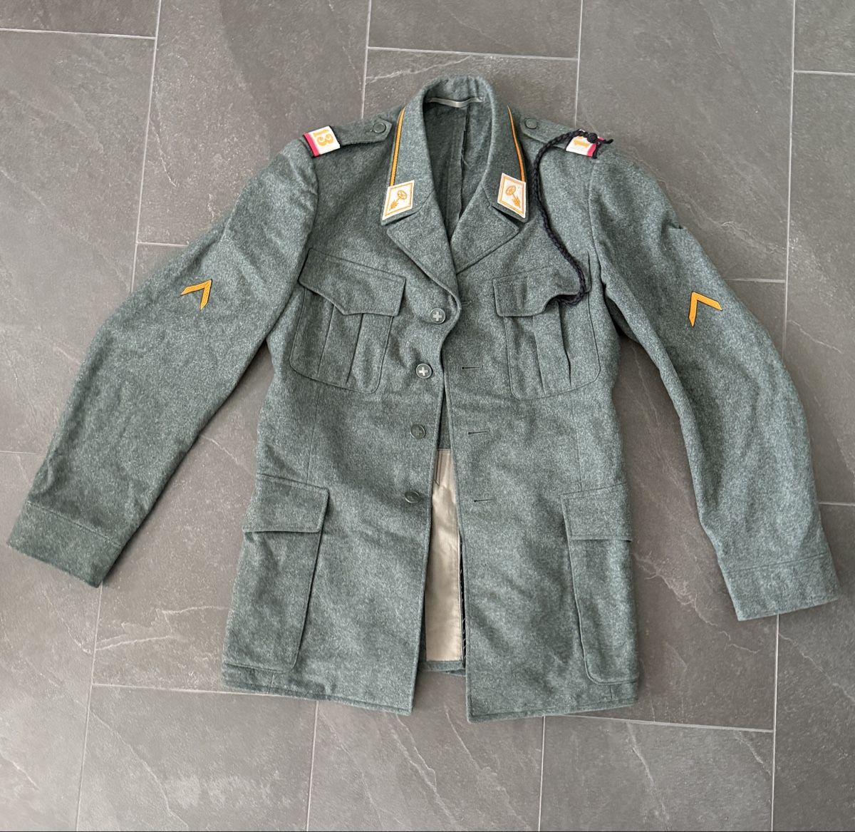 Schweizer Armee Uniformi: 40er Schweizer Armee Militär Uniformen Set – Usato da Goldach venduto da igwhitestar 7