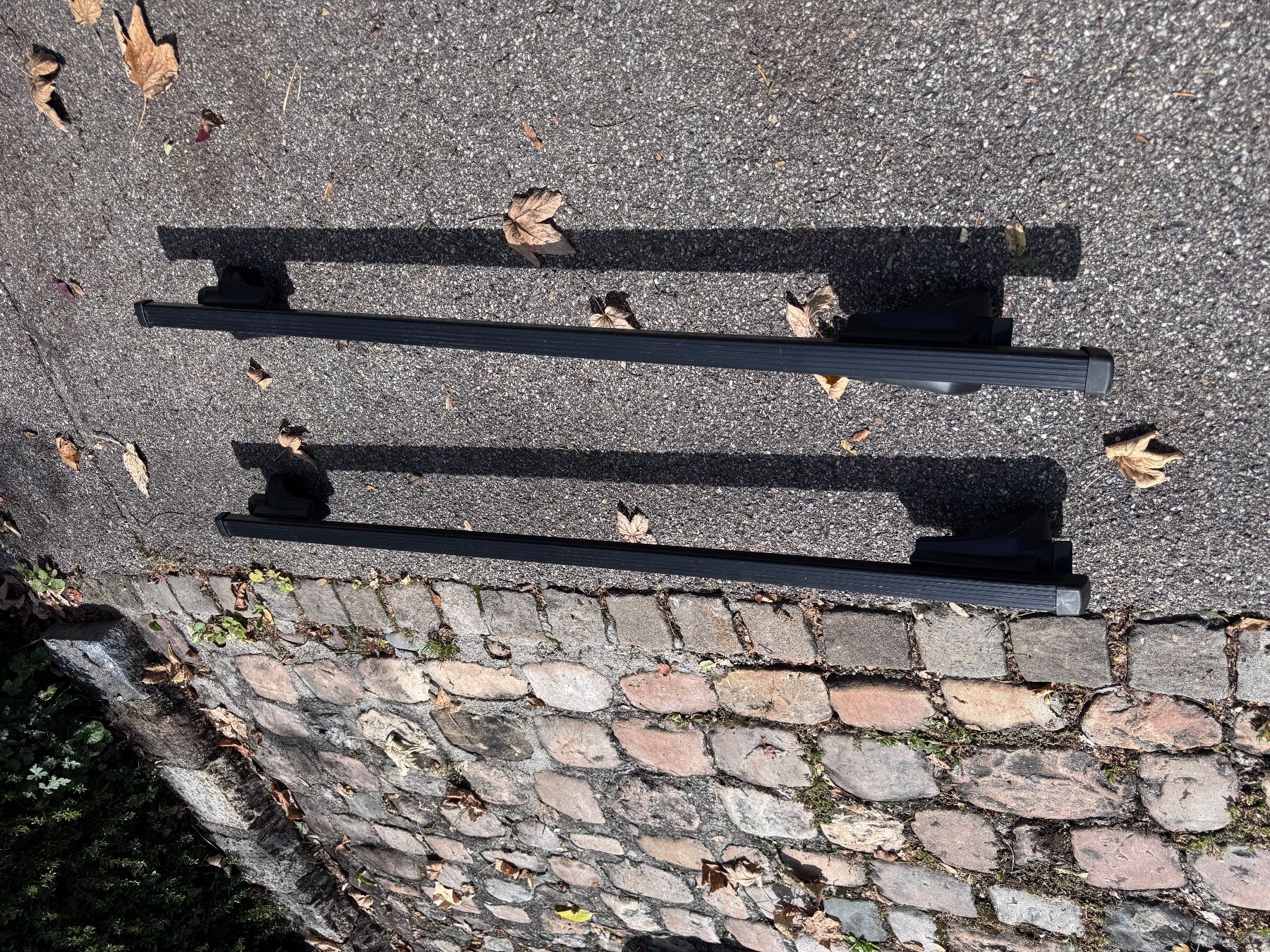 Thule Box da tetto: Dachbox Thule Ocean 700 mit Träger – Usato da Solothurn venduto da RetoN01 4