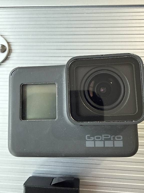 Action Cam: GoPro Hero 5 Black – Usato da Tramelan venduto da Fabienne196322
