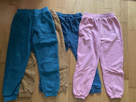 4 Kinder Jogginghosen Gr 122/128 gemischt