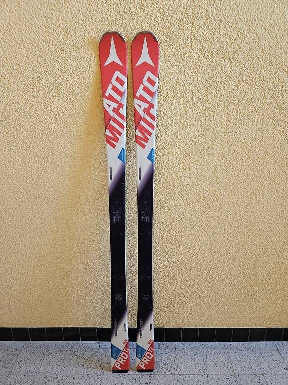 Sci: Paire Atomic Redster ProTi 165 cm  sans fixations – Usato da Monthey venduto da darkmine