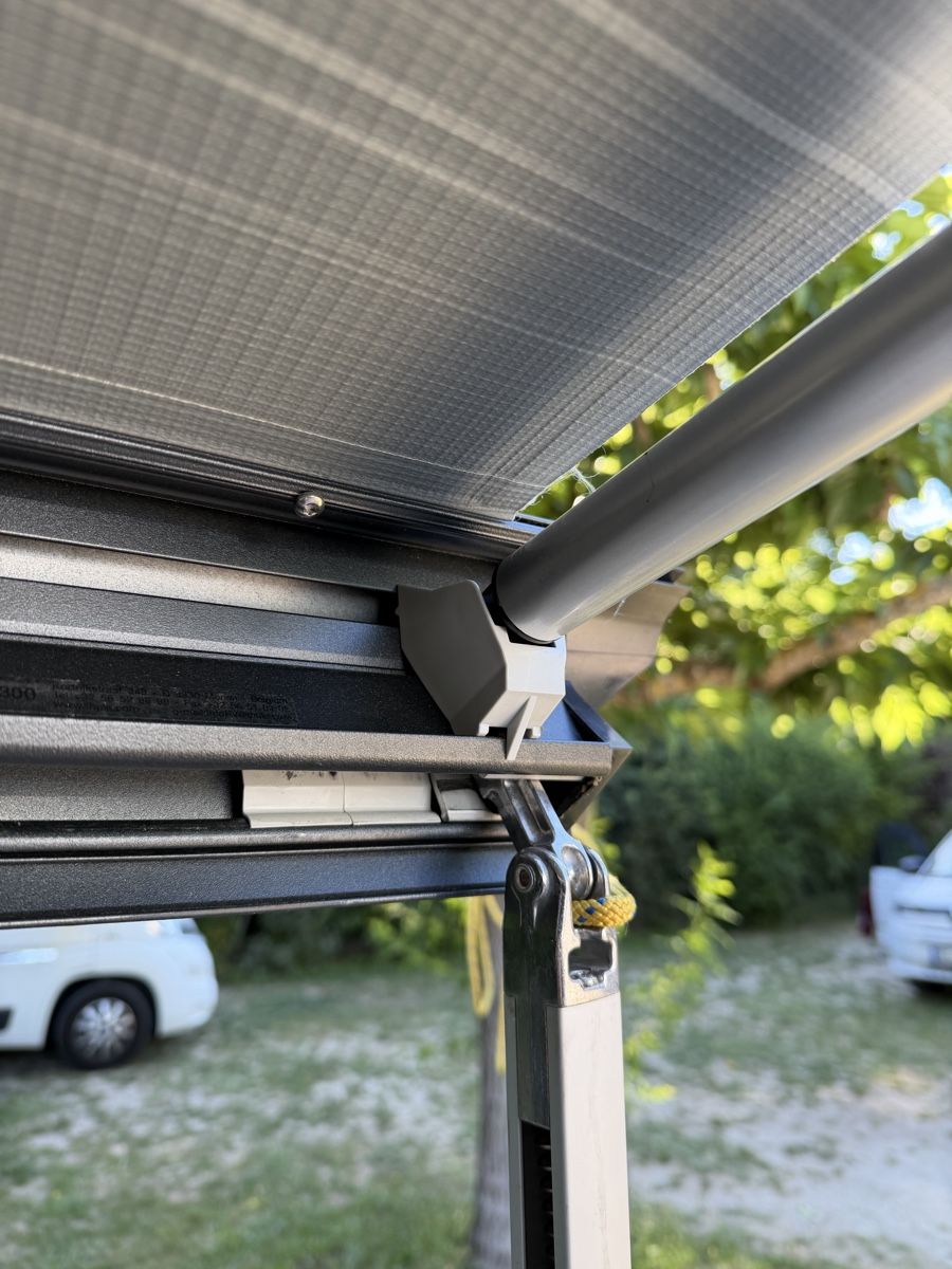 Thule Tende da sole: Thule Tension Rafter G2 Spannstange 2,5 m – Usato da Biglen venduto da Kadettgtv 3