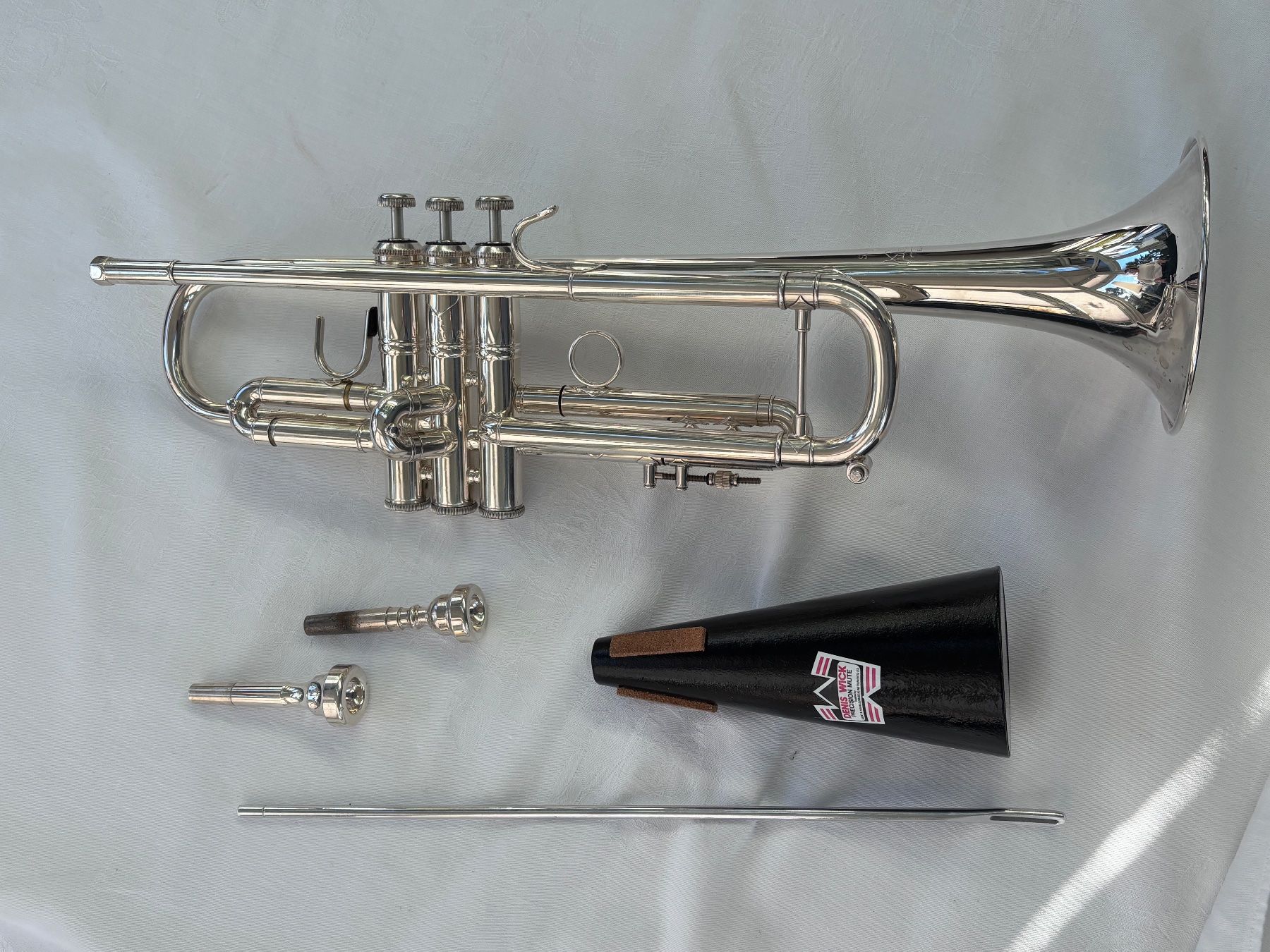 Strumenti musicali: B-Trompete BACH Stradivarius Modell 37 L – Usato da Binningen venduto da Padme 1