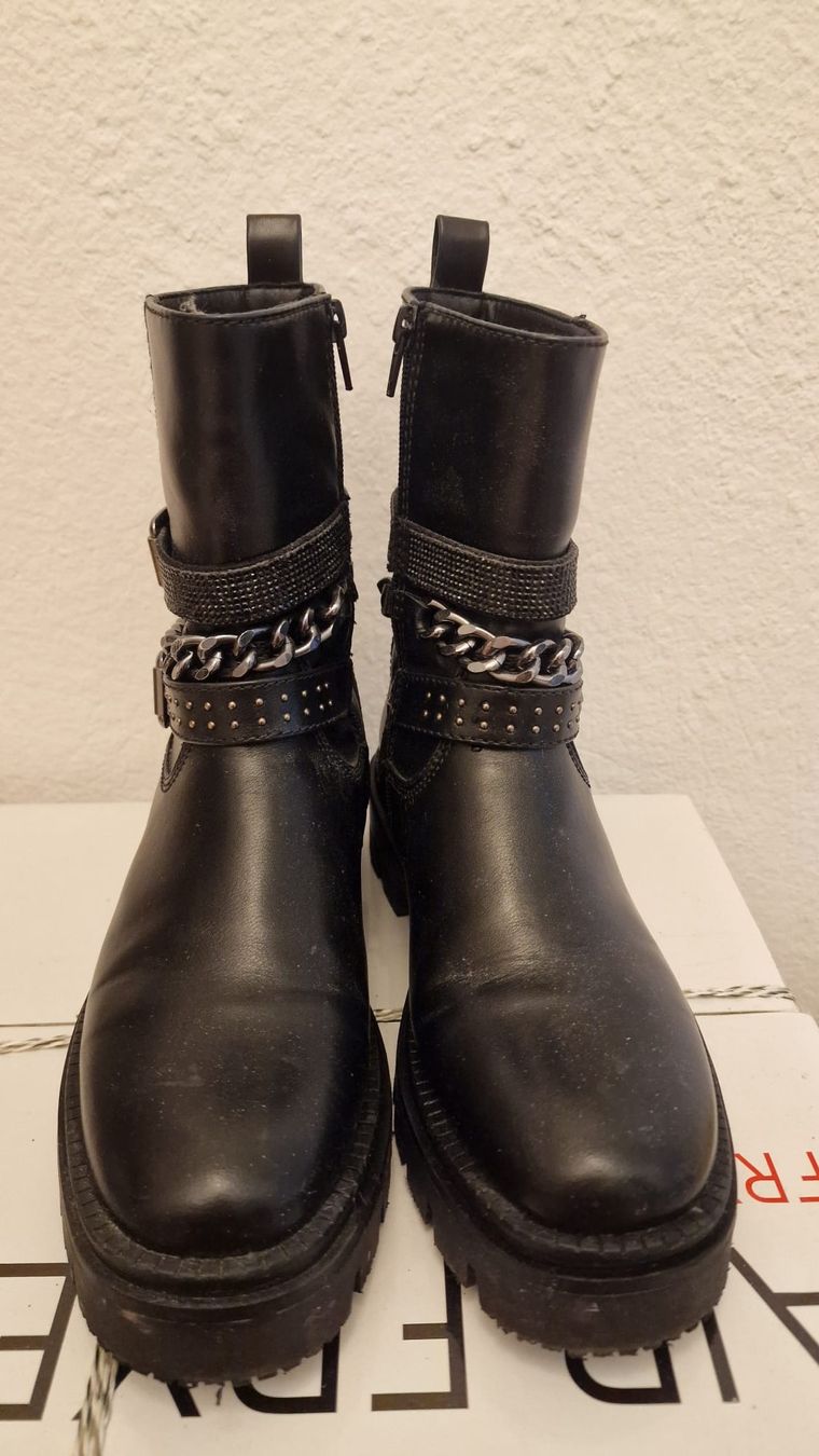 Scarpe da donna: Winter Boots, Schwarz, Grösse 39, – Nuovo (secondo la descrizione) da St.Gallen venduto da Avena135