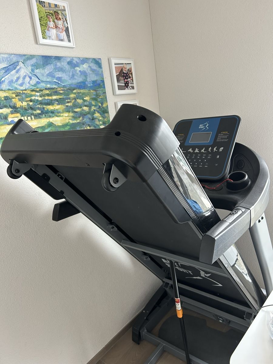 Hometrainer: Laufband Speedrunner 7000 wie neu – Usato da Schindellegi venduto da Vanessa54 1