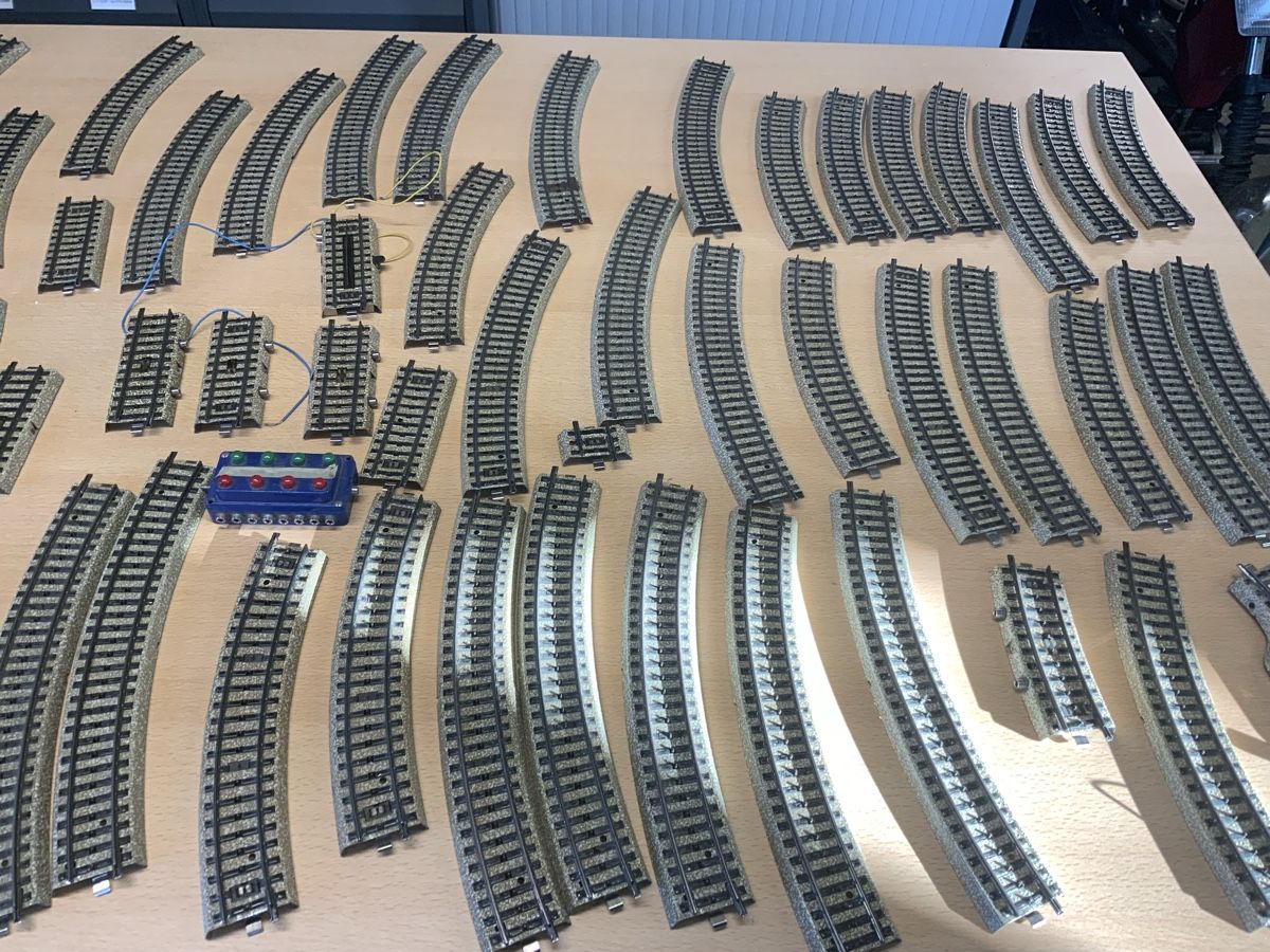 Märklin Modellini di ferrovie: Märklin Geleise – Usato da Niederuzwil venduto da Miami1999 1