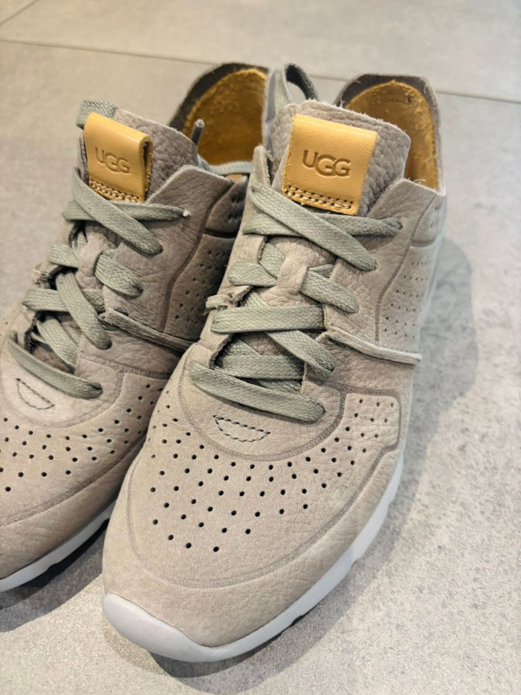 Scarpe da donna: Sneakers UGG – Nuovo (secondo la descrizione) da Barberêche venduto da Carrela 1