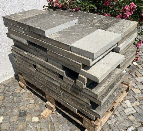Rivestimenti per pavimenti: Sandsteinbodenplatten – Usato da Männedorf venduto da ushs