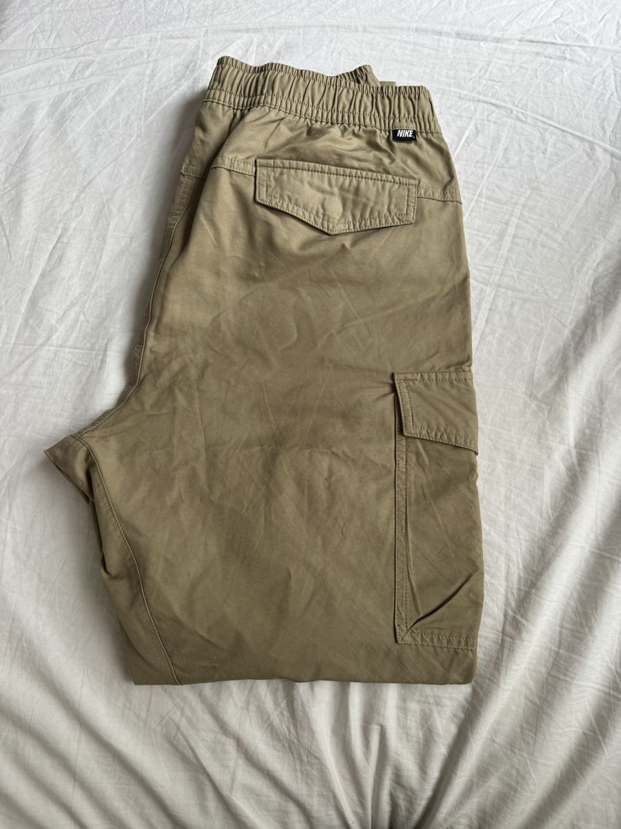 Nike Pantaloni: Pantalon Nike beige – Usato da Lausanne venduto da Michel_Ozcan 3