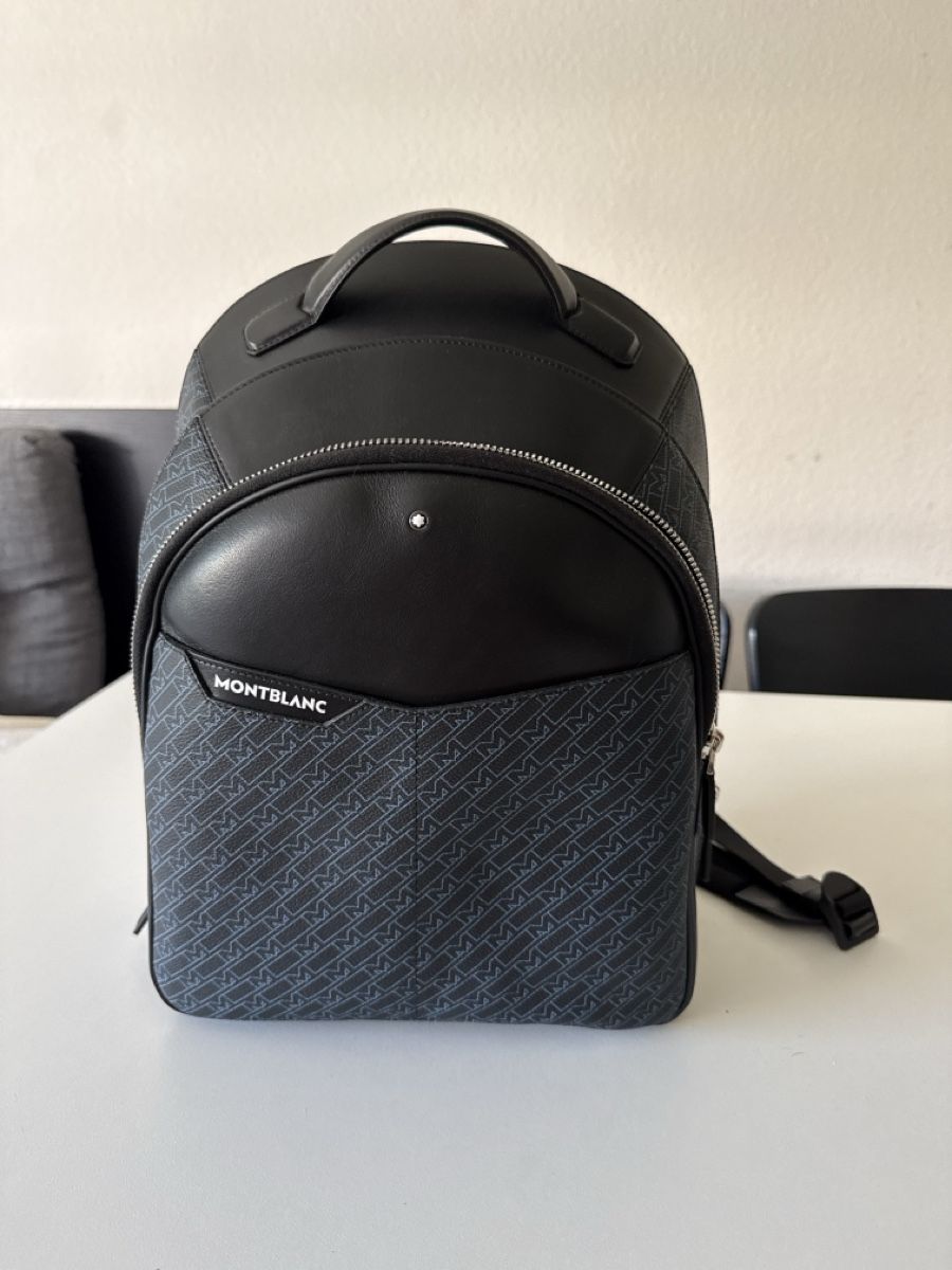 Montblanc Zaini: Sac à dos MONTBLANC M_Gram 4810, bleu. – Nuovo e nell'imballaggio originale da Cartigny venduto da Kelly.11 8