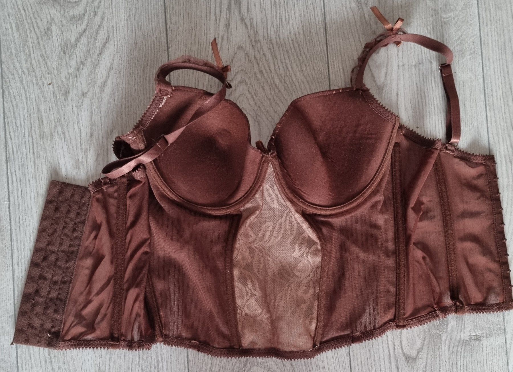 Altra biancheria intima: Guêpière brune et beige, bonnet B, taille 36/38, avec string – Usato da Grand-Lancy venduto da Evelyne010 3