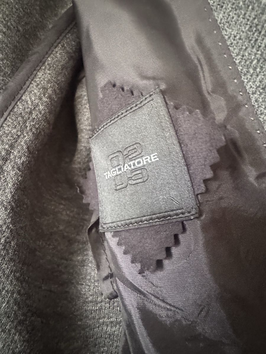 Vestes: Blazer grau von Tagliatore – D'occasion à Schaffhausen par nasusregreb 1