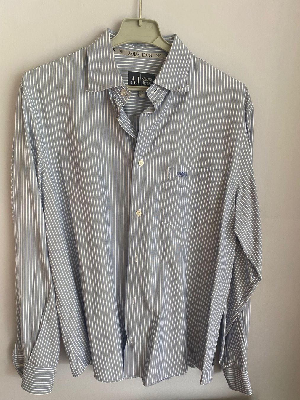 Armani Hemden: Hellblaues gestreiftes ARMANI Jeans Herrenhemd – Gebraucht aus Luzern von Turmliebe 1