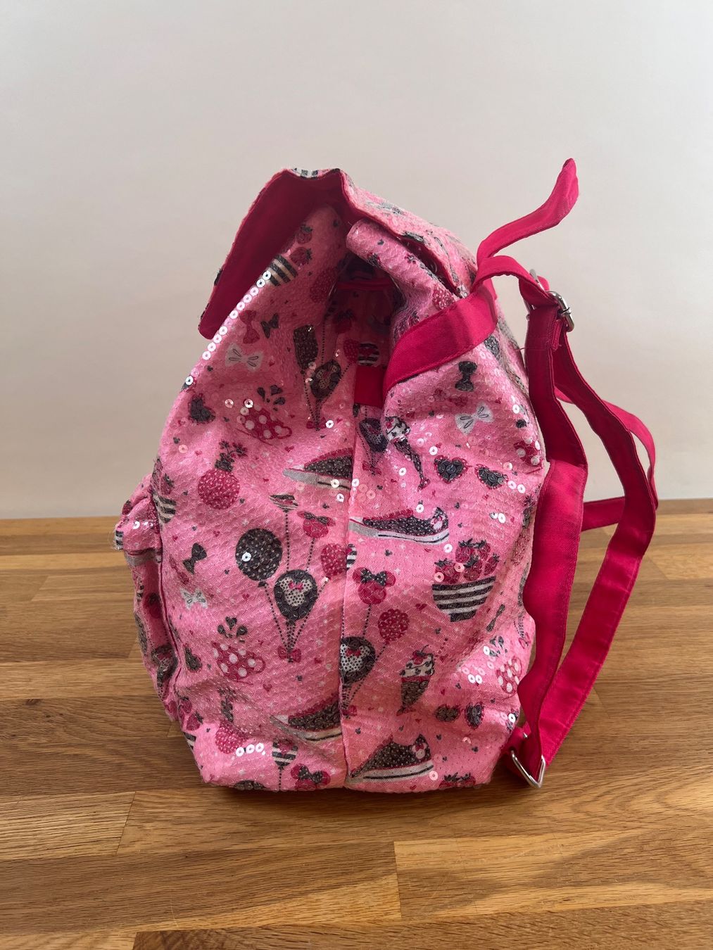 Disney Borse & Zaini: Disney Pink Glänzender Rucksack – Usato da Hünenberg See venduto da mississauga 2