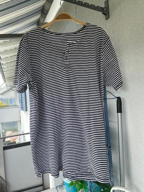 T-shirt: 4 super Damen-Shirts XL, teils Ringelshirts – Usato da Winterthur venduto da amozart 2