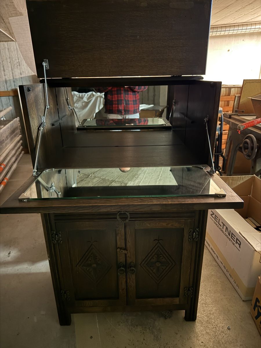 Equipement de magasin & Foires: Tudor Bar – D'occasion à Eptingen par LerchR02