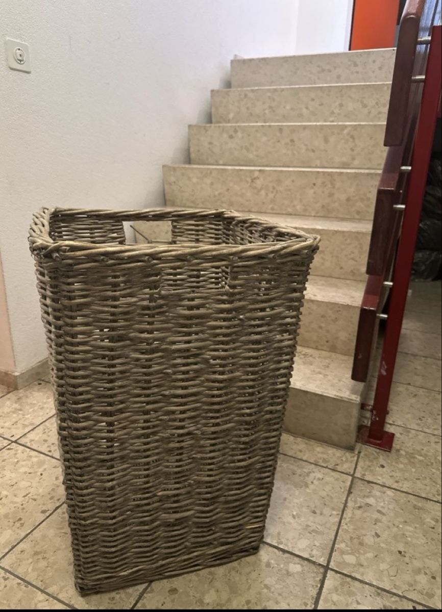 Pots de fleurs: Pflanzkübel Weidengeflecht – D'occasion à Volketswil par julena2910