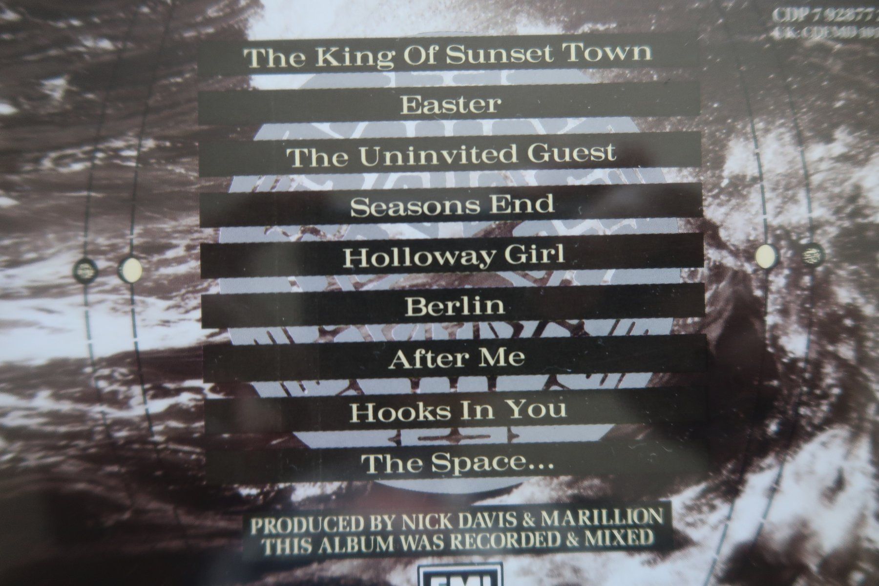CD: MARILLION - SEASONS END - CD – Usato da Basel venduto da Patiscat 2