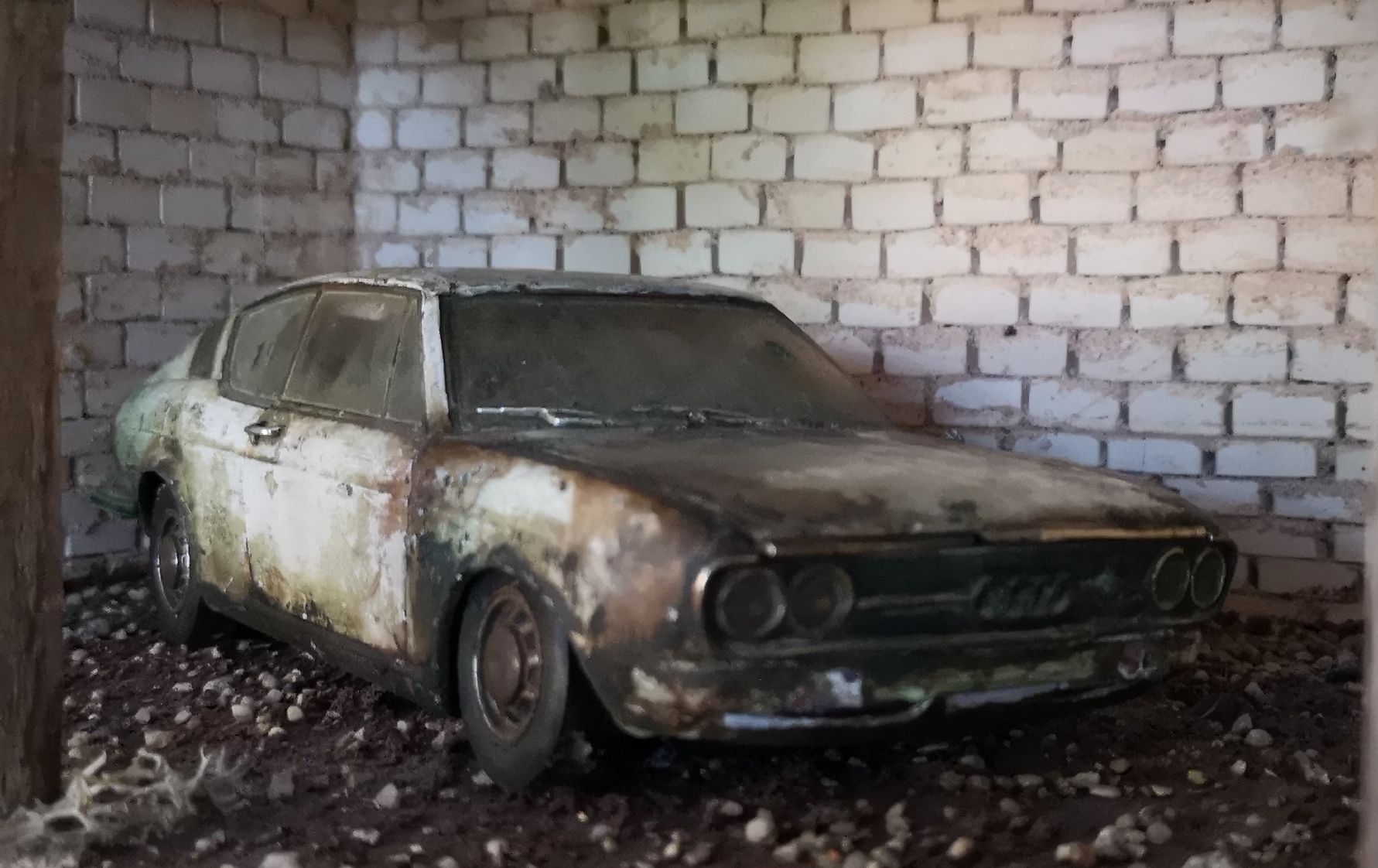 Audi Modellautos: 1:18 Audi 100 "Scheunenfund" - Unikat – Gebraucht aus Niederbipp von kevintifu20 2